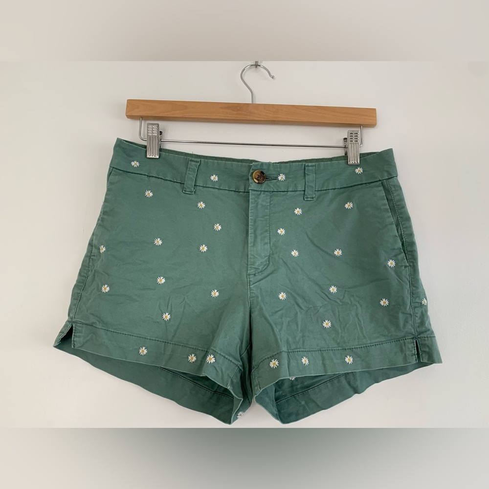 Old Navy Everyday Shorts daisy print